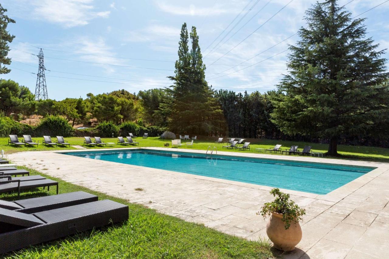 Best Western Domaine De Roquerousse Salon-de-Provence Exterior foto