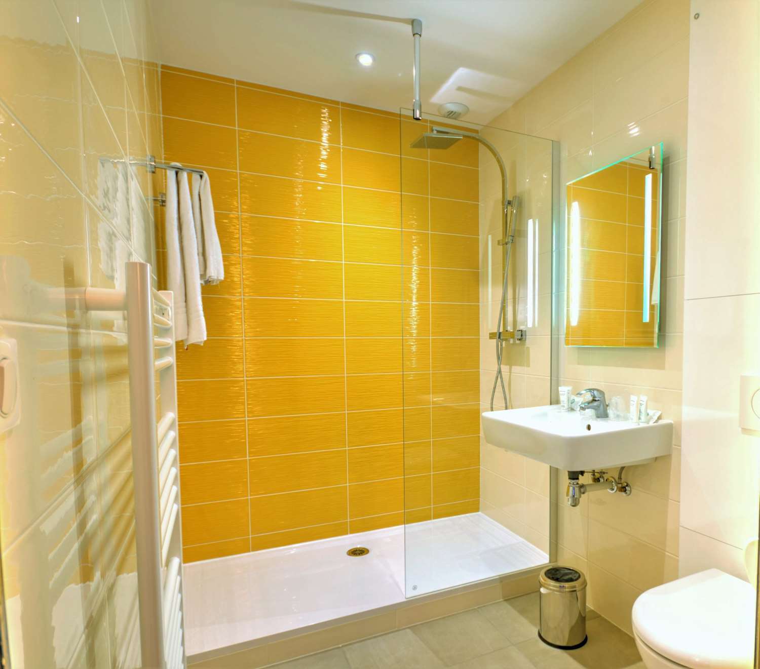 Best Western Domaine De Roquerousse Salon-de-Provence Exterior foto