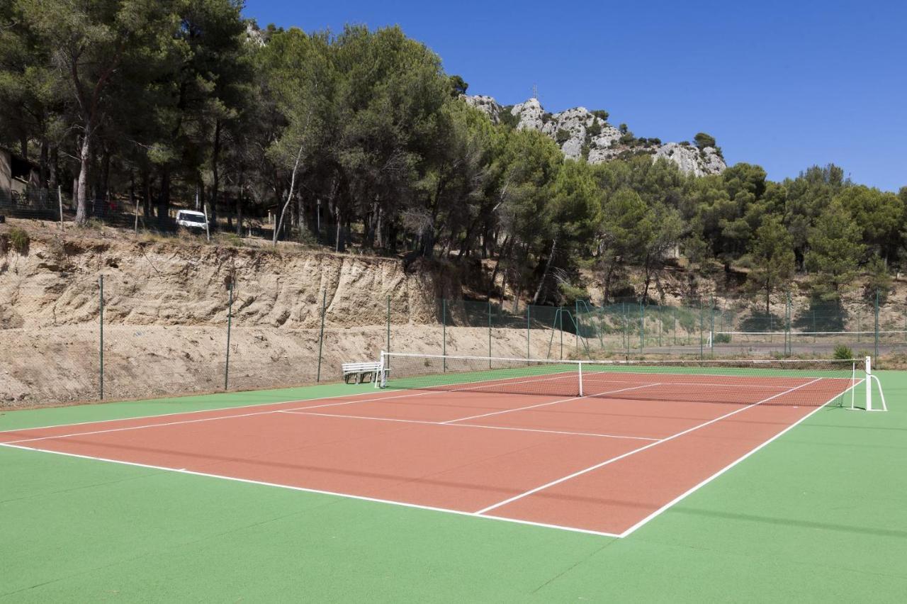 Best Western Domaine De Roquerousse Salon-de-Provence Exterior foto
